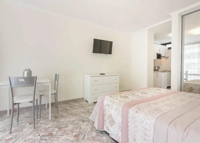 Апартаменты Tenerife Olympia Hotel-playa De Americas. Balcony, Sea View & Pool